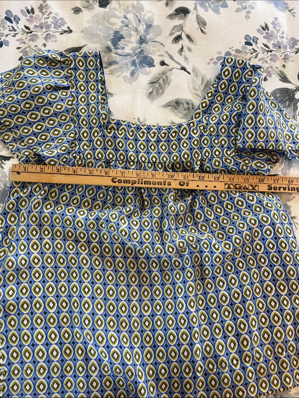 Banana Republic silk top - Picture 8 of 8